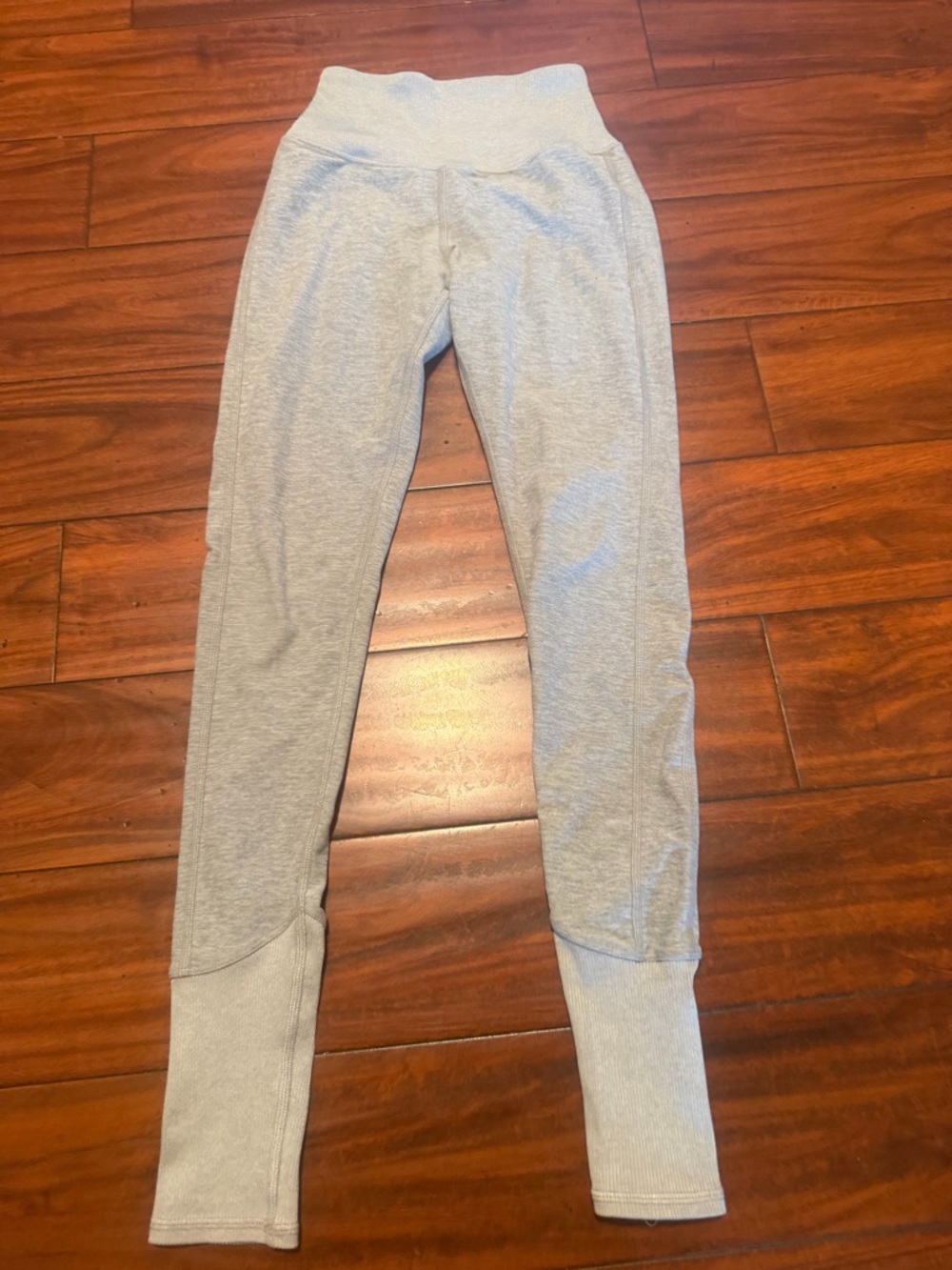 ALO Yoga Light Gray Seamless High-Rise Leggings - Picture 4 of 10